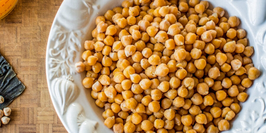 Cooked chickpeas in a bowl