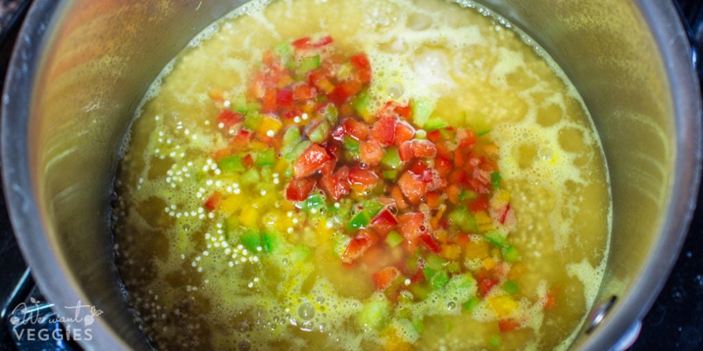 Simmering quinoa