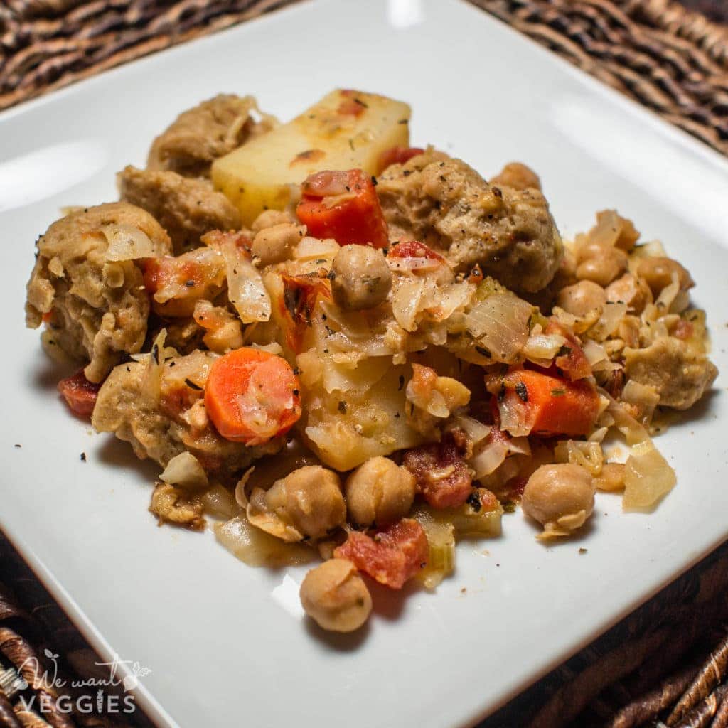 Enjoy your Provencal Stew With Chickpeas & Seitan!