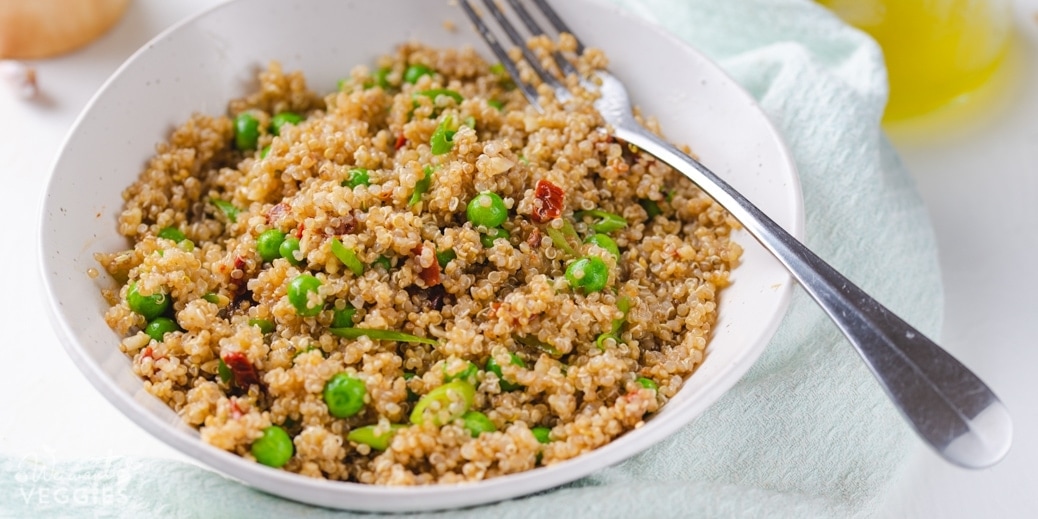 Quinoa Bowl With Sun-Dried Tomato, Spring Onion & Peas