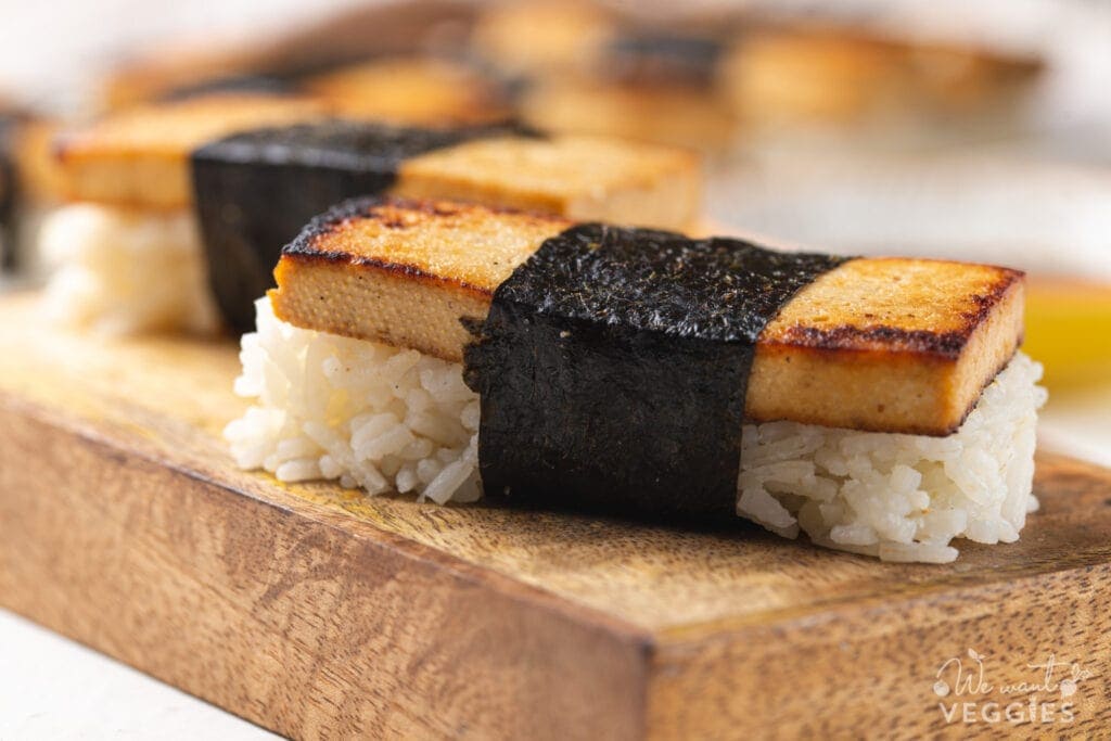 Tofu musubi on cutting board