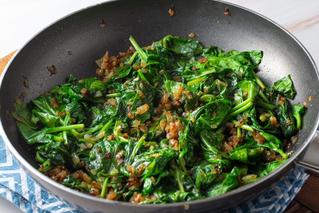 Baby spinach in a bowl