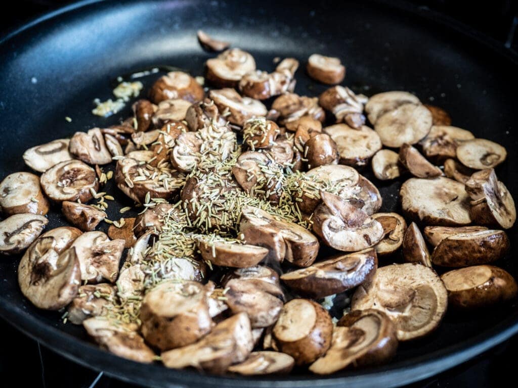 Breakfast Mushrooms: Simple, Savory Brunch Side - We Want Veggies