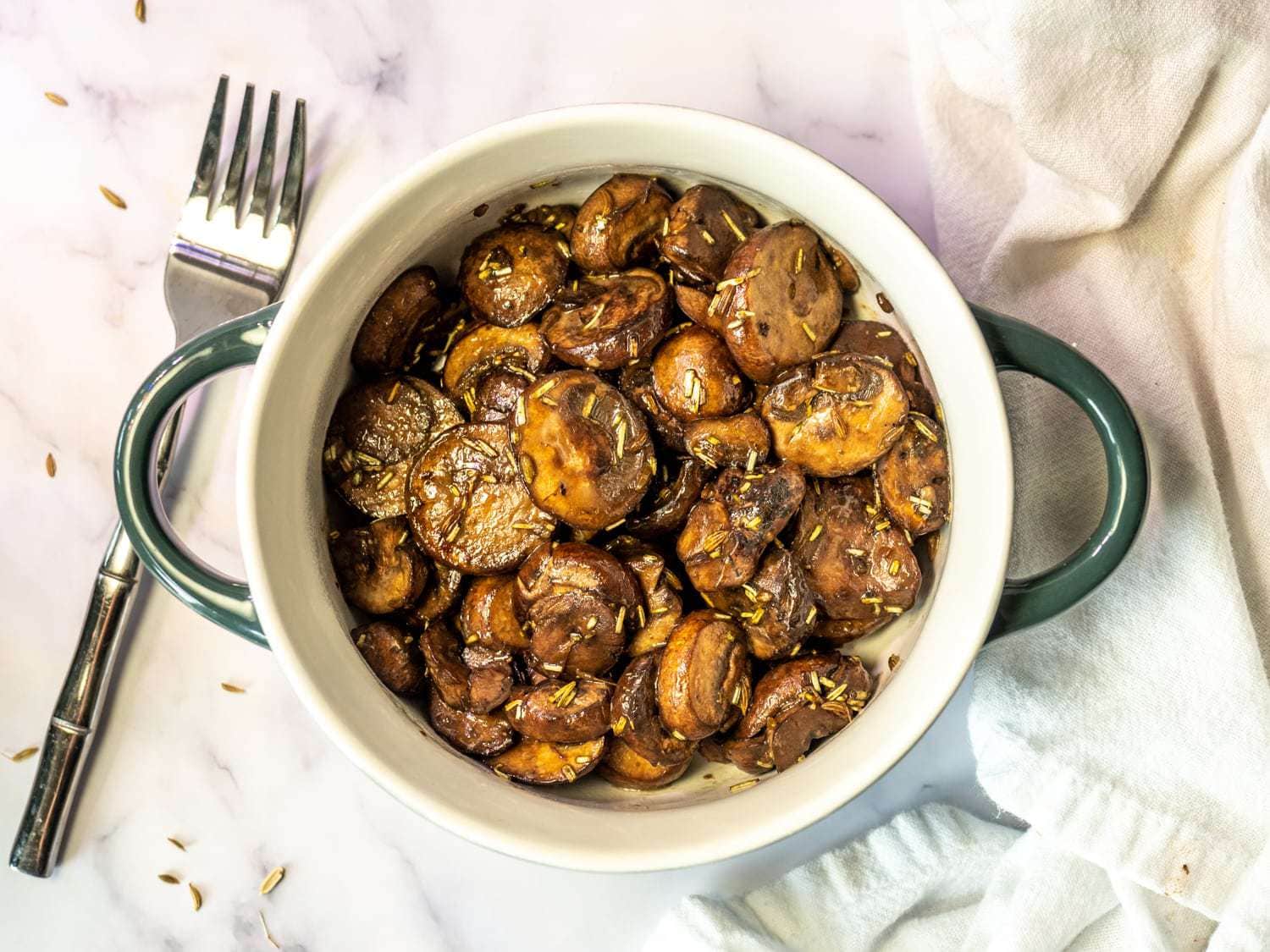 Breakfast mushrooms in bowl