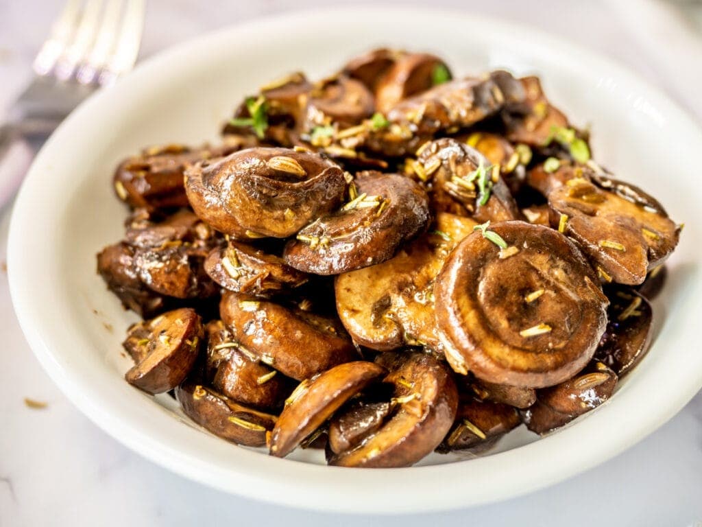 Breakfast mushrooms in bowl