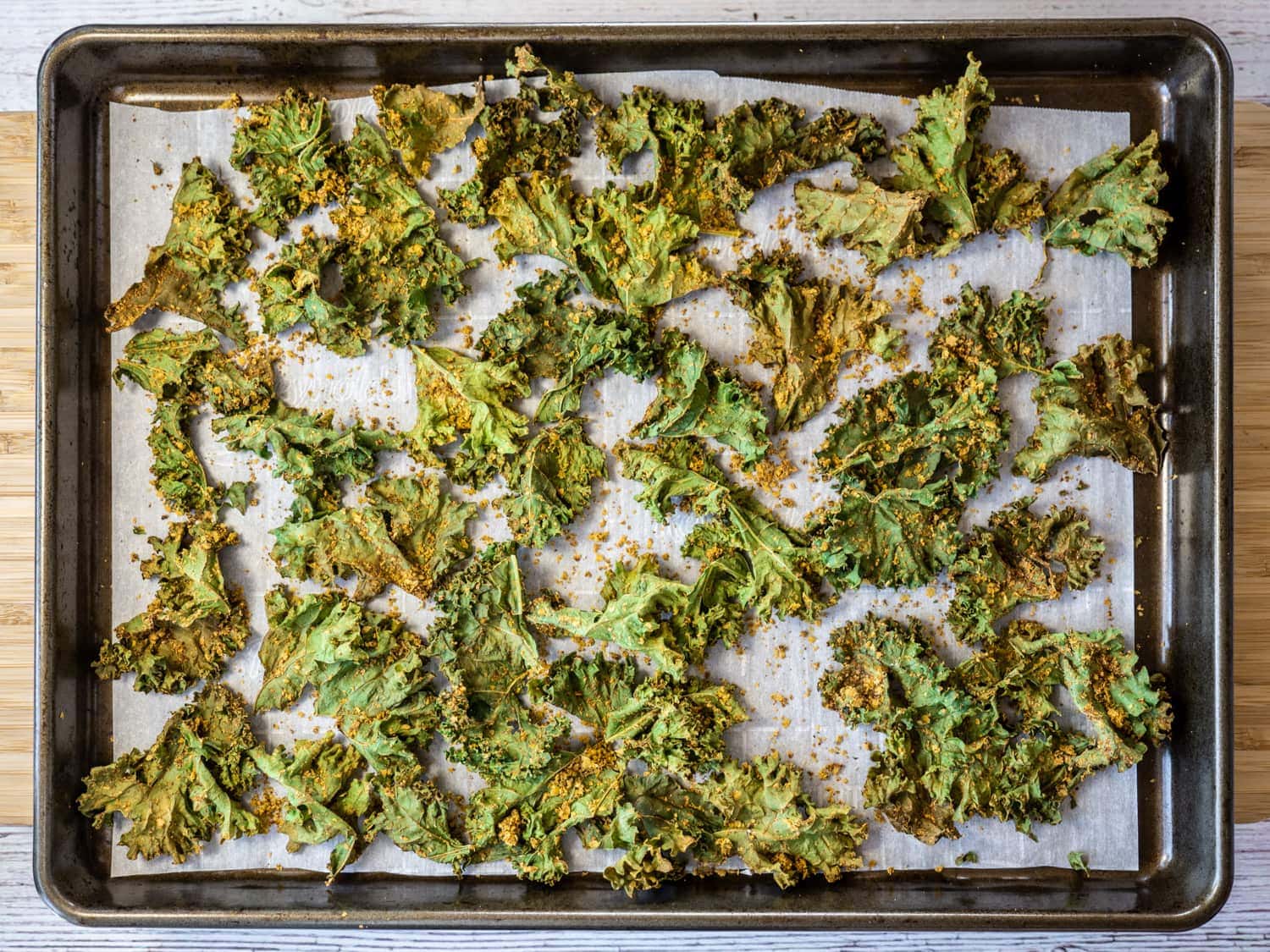 Baked kale chips