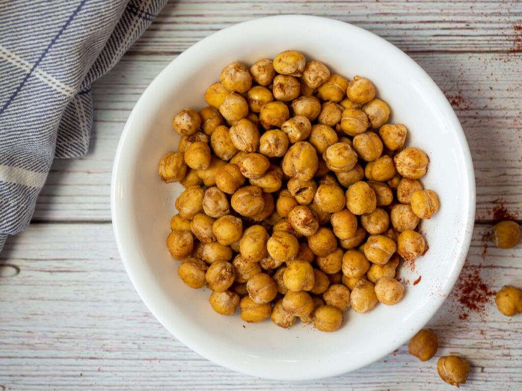 Crispy air fryer chickpeas